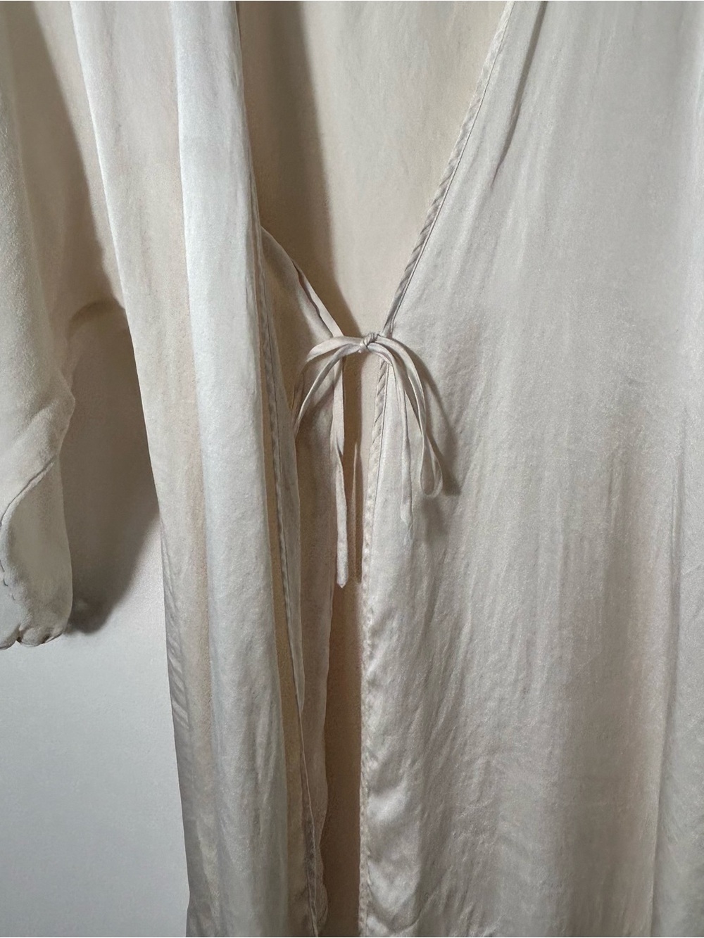 Vintage‎ Victorias Secret Silk Robe Size PS Petite Ivory Long Sleeve Sleep READ - Picture 14 of 14